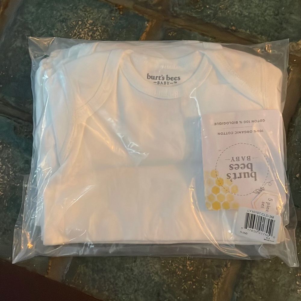 Burt’s Bees Baby bodysuits 5 pack. Long sleeve, white.